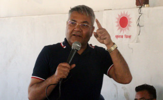 एमालेले नक्कली कुरा गर्दैन यसैले चुनाव आएपछि औषधीको पोको बोकेर हिड्नु पर्दैन : एमाले नेता गोकुल बास्कोटा