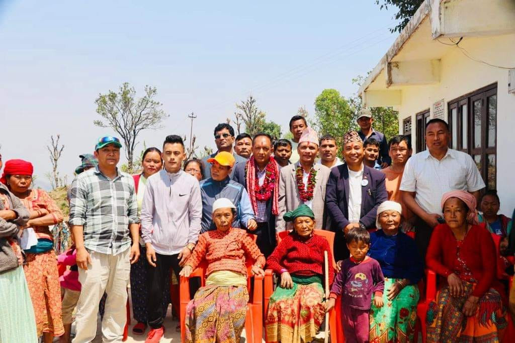 आँबुखैरेनीमा गोविन्द भट्टराईको घरदैलो कार्यक्रम 