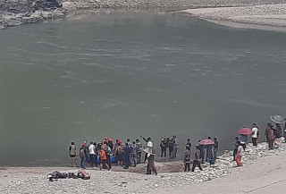 कुरिनघाट स्थित त्रिशूली नदीमा पौडि खेल्न जादा डुबेर युवकको मृत्यु