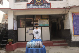 आँबुखैरेनीको बेनिटारबाट ६ केजी गाँजा सहित धादिङका कृष्ण खड्का पक्राउ