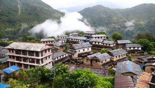 मौलिकता गुमाउँदै पर्यटकीय गाउँ घान्द्रुक