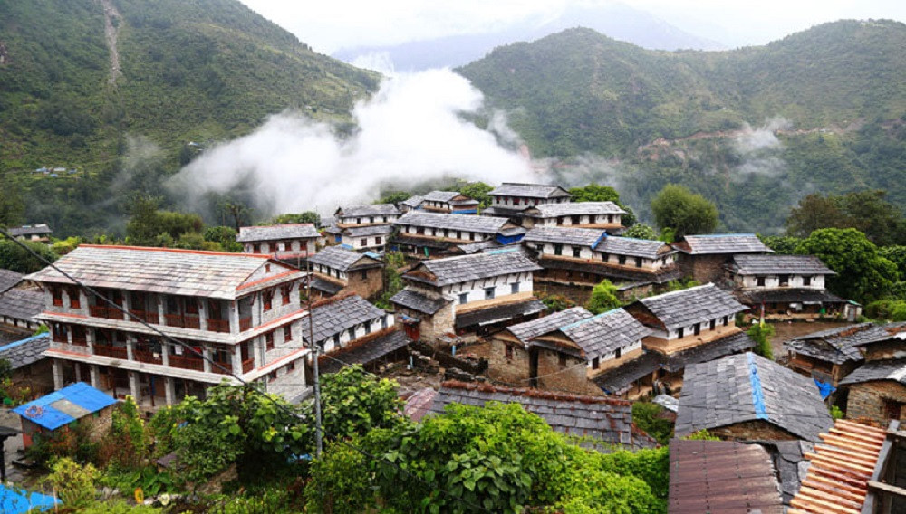 मौलिकता गुमाउँदै पर्यटकीय गाउँ घान्द्रुक