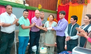 आँबुखैरेनी गाउँपालिका अध्यक्ष शुक्र चुमानद्वारा आफ्नो जन्मदिनमा स्वर्गीय दाईको नाममा अक्षयकोष स्थापना