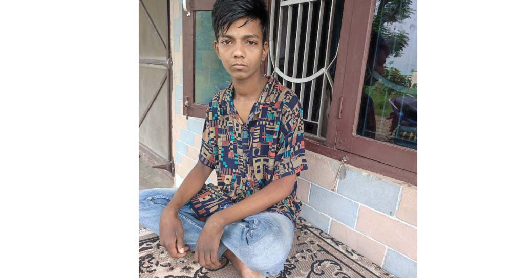 मृगौला पिडित कालिकाका राजन शर्माको उपचार खर्च जुटाउन नसकेपछि सहयोगको अपिल
