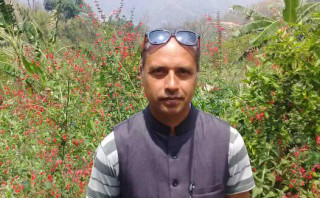 कृषिमा जमेका इच्छाकामनाका शिवप्रसाद पौडेल, जो कमाउछन् महिनामै डेढ लाख