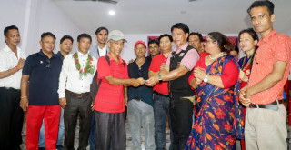 इच्छाकामना त्रिवेणी कला केन्द्रद्वारा रक्तअल्पताका बिरामीलाई १० हजार सहयोग