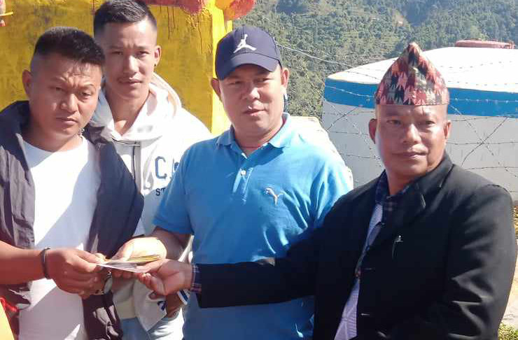पाङगडे प्हतुस गुरुङ भाइखलकद्वारा मृगौला पिडितलाई आर्थिक सहयोग