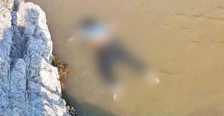 मुग्लिनमा ट्याक्सी दुर्घटनामा परी वेपत्ता युवक ४ दिनपछि कालिखोलामा भेटियो