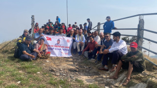 इच्छाकामनामा जनतासँग एमाले अभियान : सिराइचुलीमा सरसफाई