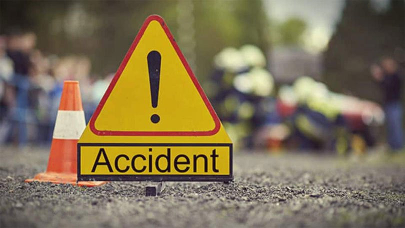 पूर्वी चितवनको राप्ती स्थित गड्यौली चोकमा ट्रक र बलेरो ठोक्किदा एक जना घाइते
