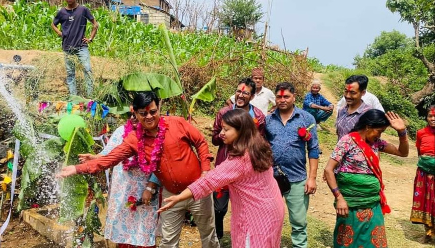 इच्छाकामनाको छापडाडाँमा अवस्थित चेपाङ बस्तीको हरेक घरमा धारा जडान