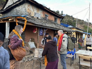 सिराइचुली आउने पर्यटक बढेसँगै इच्छाकामनाको हात्तिवाङ घरबास व्यवसाय फस्टाउदै