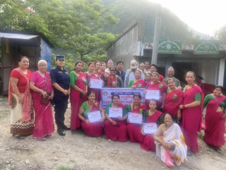 मुग्लिनमा महिलाहरुको लागि आयोजित १५ दिने सर्फ र साबुन बनाउने तालिम सकियो