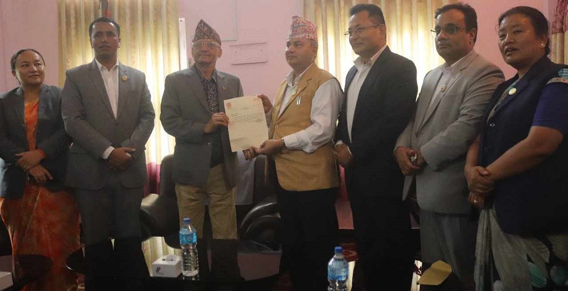 बागमतीका मुख्यमन्त्री  शालिकराम जम्कट्टेलले प्रदेश प्रमुख समक्ष बुझाए राजीनामा
