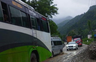 फिस्लिङको पहिरो पन्छाई मुग्लिङ–नागढुङ्गा सडक सुचारु