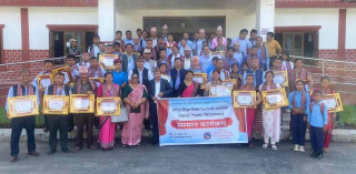 राष्ट्रिय शिक्षा दिवस : इच्छाकामना गाउँपालिकाद्वारा उत्कृष्ट विद्यार्थी, शिक्षक, विद्यालय र अध्यक्षलाई सम्मान