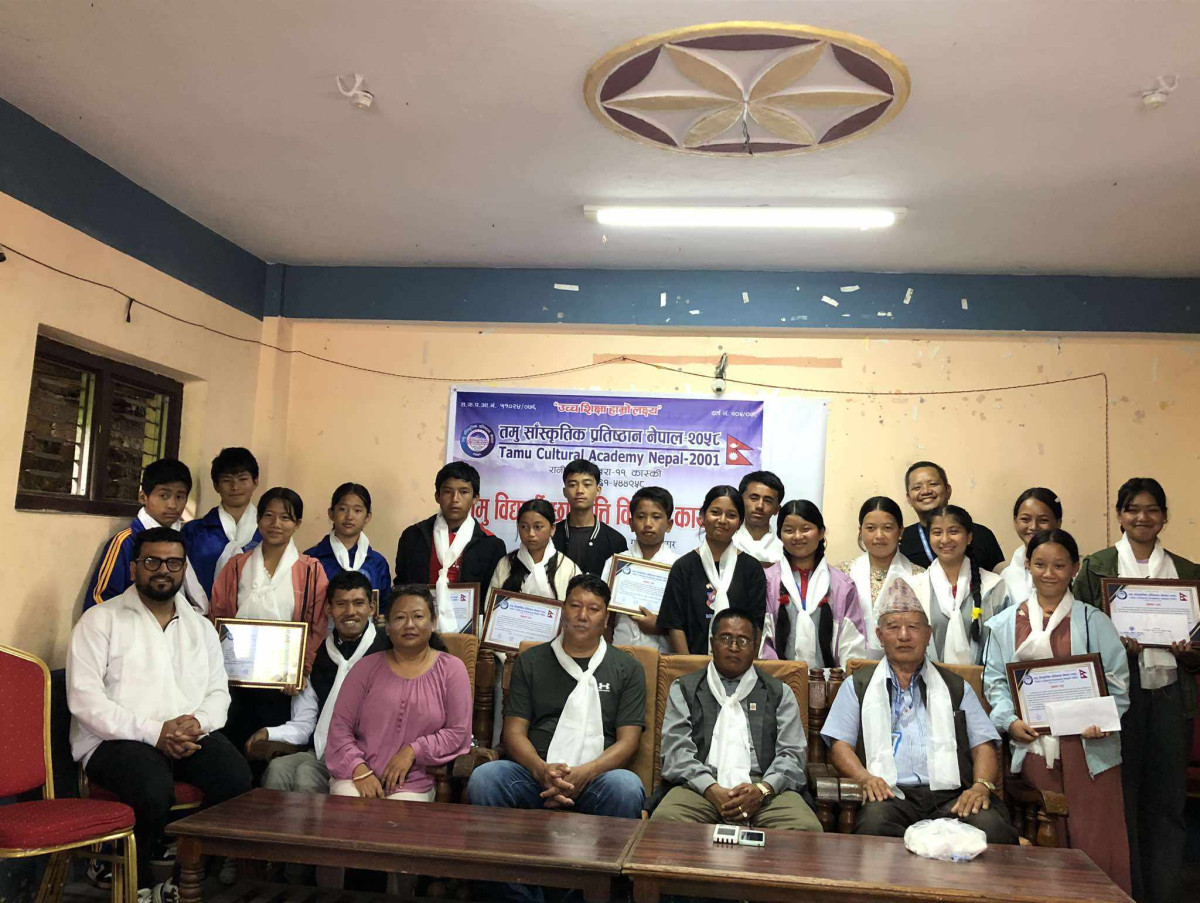 तमू साँस्कृतिक प्रतिष्ठान नेपालद्वारा लमजुङ र गोर्खामा छात्रवृत्ति वितरण 