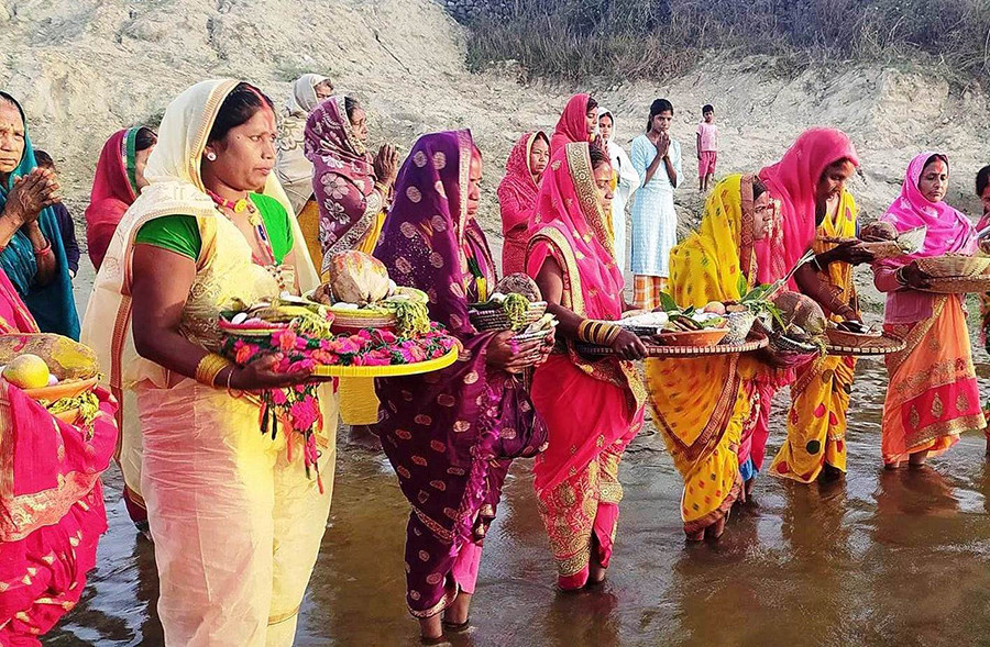 छठ पर्वको मुख्य दिन आज, पूजाआराधना गरी मनाउदै