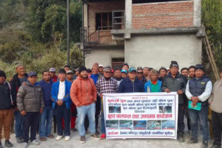 बुद्धसिंह मार्गमा पर्ने पाँच वटा पुलको निर्माण कार्यलाई गति दिन स्थानीयको दवाव
