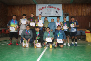 आँबुखैरेनीमा अध्यक्ष कप व्याडमिन्टन प्रतियोगिता सम्पन्न