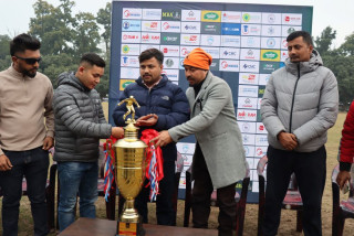 चितवनमा भोलिदेखि सुरु हुने राईजिङ्ग भरतपुर गोल्डकपको ट्रफि सार्वजनिक
