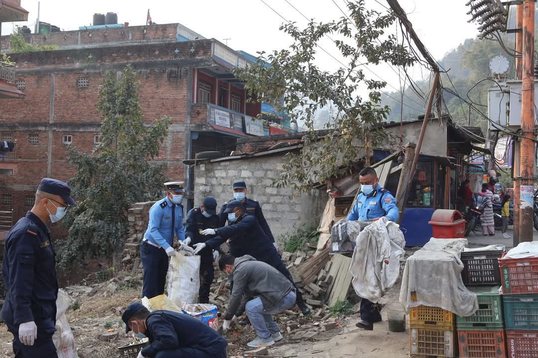 आँबुखैरेनीमा बृहत् सरसफाई कार्यक्रम सम्पन्न