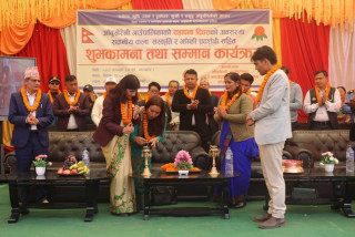 आँबुखैरेनी गाउँपालिकाद्वारा विभिन्न क्षेत्रमा योगदान पु¥याउने ३ दर्जन व्यक्तित्वहरु सम्मानित