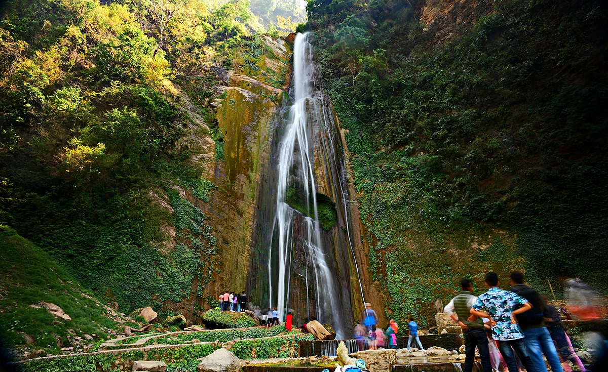 जलबिरे लामो झरनामा आन्तरिक पर्यटक बढ्यो
