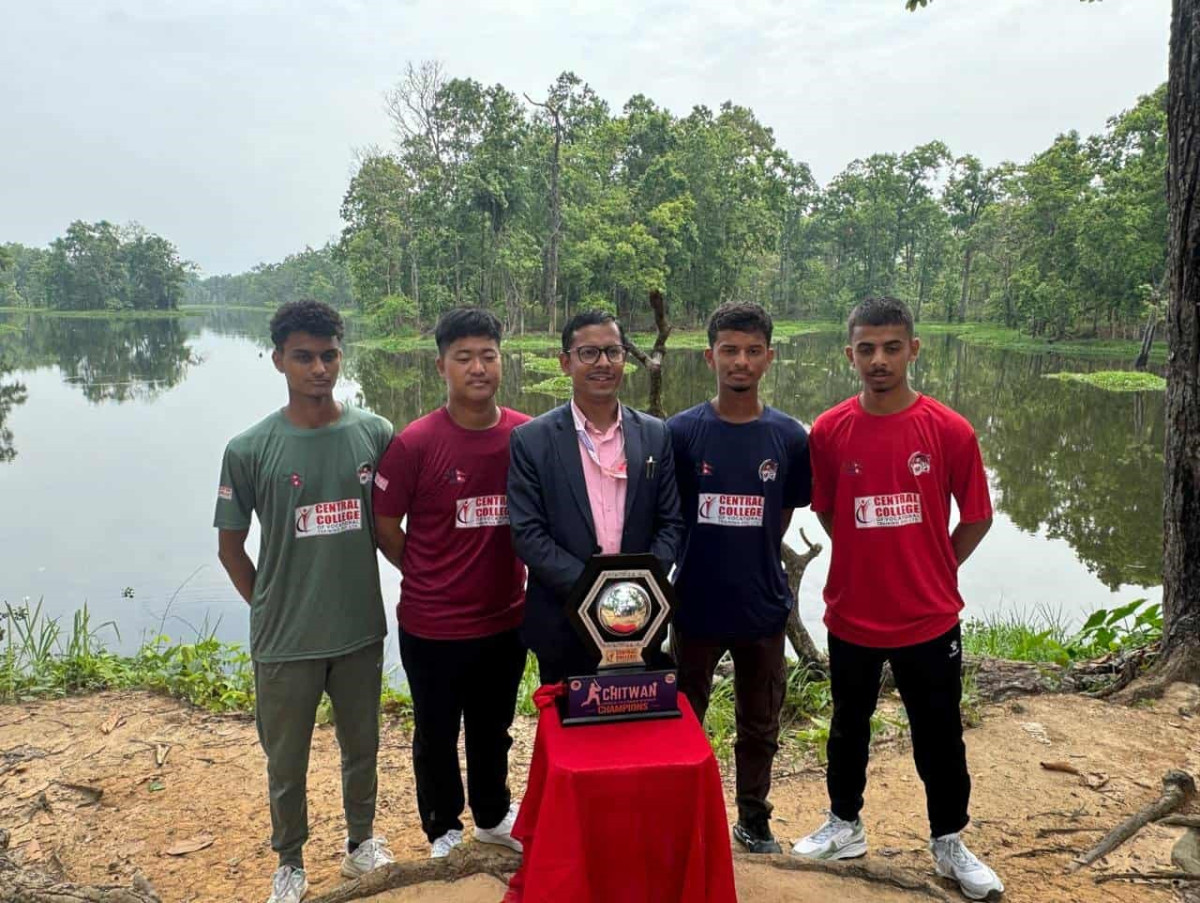 यू–१९ चितवन च्याम्पियनसिप क्रिकेट प्रतियोगिताको ट्रफी र जर्सी (रिभिलिङ) सार्वजनिक
