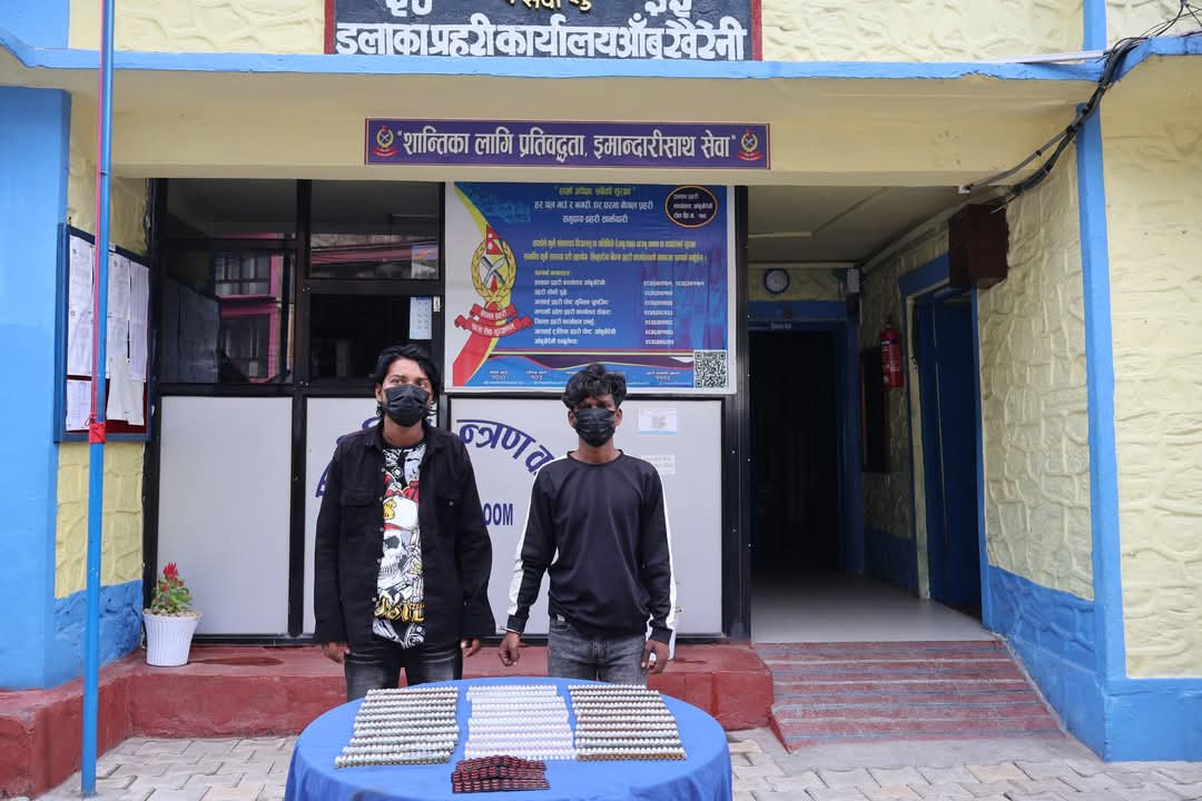 आँबुखैरेनीमा लागुऔषध सहित दुई जना पक्राउ