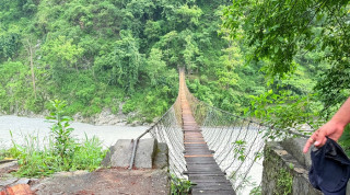 जीर्ण पुलबाट यात्रा गर्नुपर्ने बाध्यता हट्यो