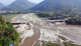 मादी नदी पुलको काम ७१ प्रतिशत सम्पन्न