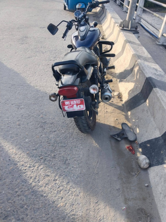 नारायणी नदीको पुलमा ट्रकले मोटरसाइकललाई ठक्कर दिँदा २३ वर्षीय दाहालको मृत्यु, अर्का घाइते