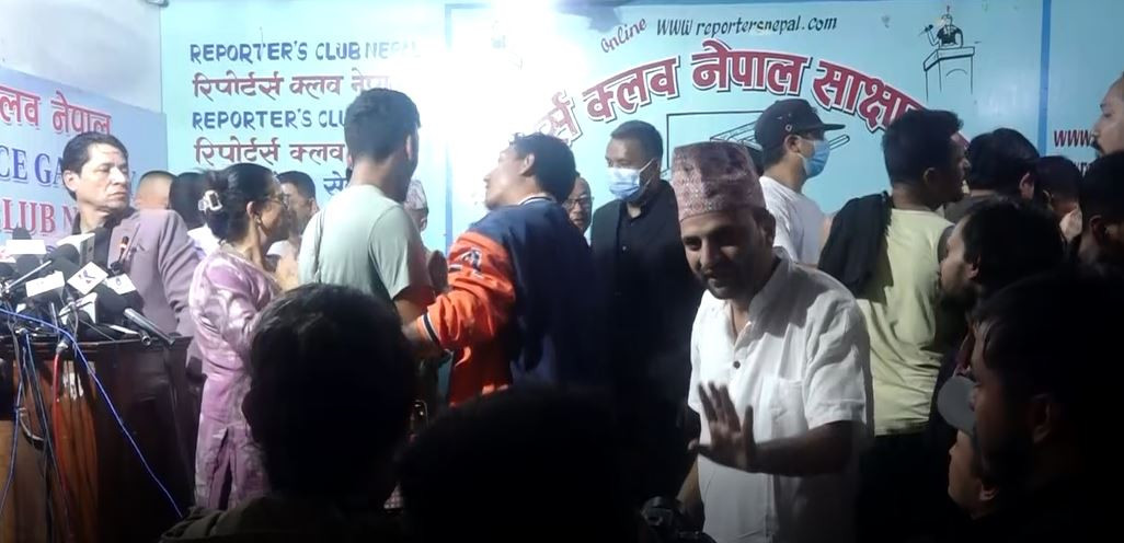 जेनजीको पत्रकार सम्मेलनमा कुटाकुट, घुसपैठको आशङ्का