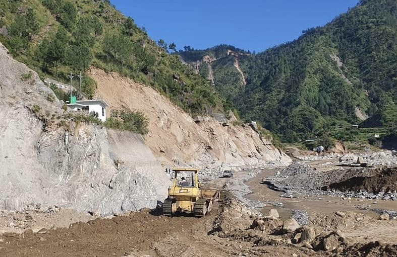 बिपी राजमार्गमा दुई दिन रातको समयमा सवारी आवागमन निषेध