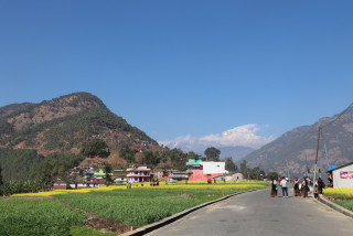 पर्यटकको रोजाइमा रत्नेचौर