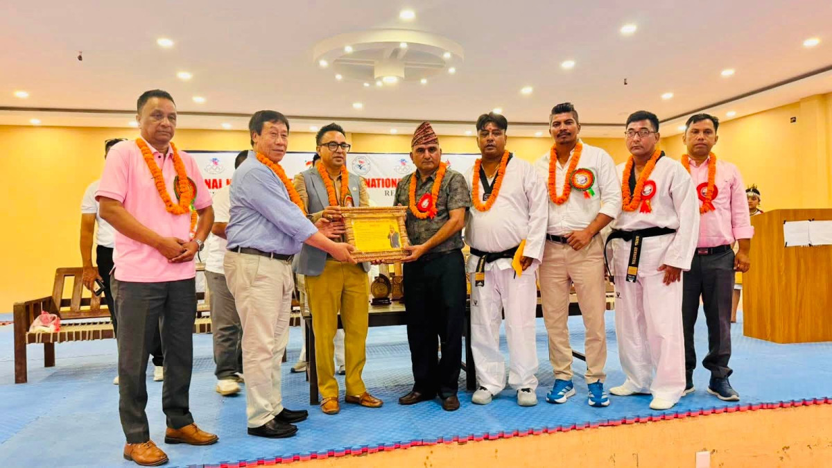चितवन जिल्ला खेलकुदका कार्यालय प्रमुख ढकाललाई सम्मान