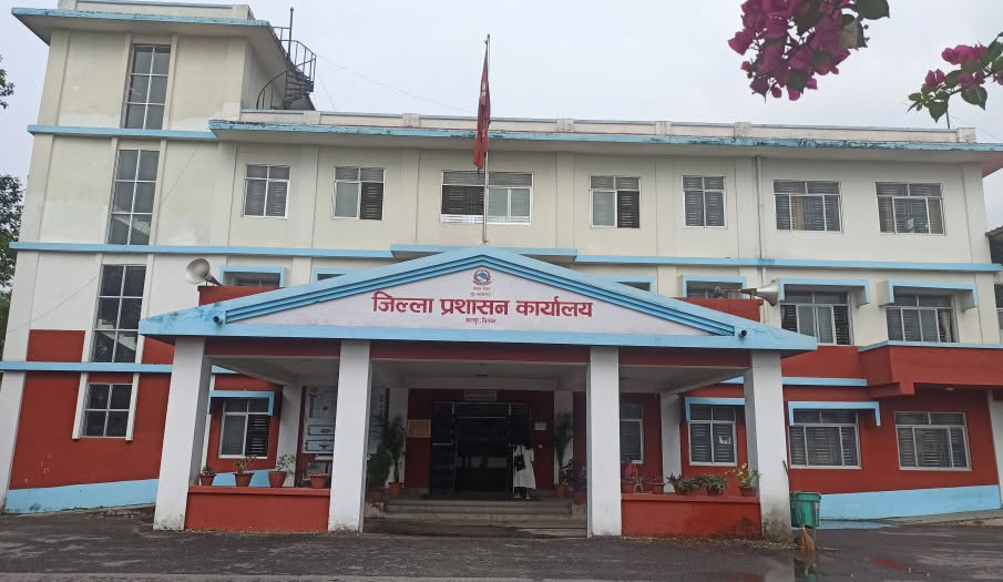 चितवन प्रशासन कार्यालय परिसरबाटै मोटरसाइकल चोरी