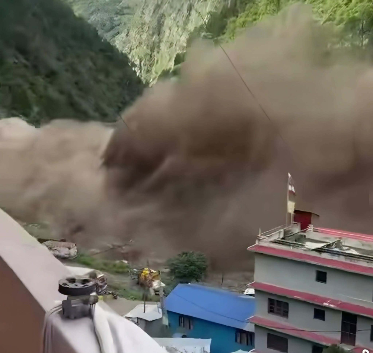 देवघाटमा पानीको सतह ८ मिटर पुग्न सक्ने अनुमान, नदी किनारमा सतर्क रहन आग्रह