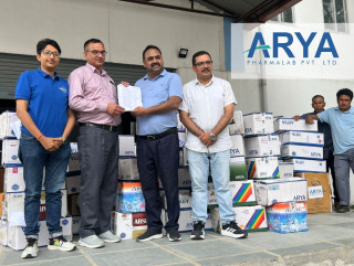 आर्या फार्माल्यावद्वारा बाढी तथा विपद् प्रभावित नागरिकका लागि ८२ लाख बराबरको औषधि सहयोग