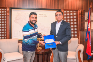 एक्स्ट्रिम इनर्जी ड्रिङ्क्सद्वारा बाढि प्रभावितको लागि १ करोड सहयोग हस्तान्तरण