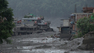भान्सामा खाना पकाउँदै गर्दा उर्लियो बाढी!