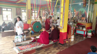 बेपत्ता आफन्त फर्किने आशा मर्दै जाँदा त्रिशूलीको गुम्बामा प्रार्थना