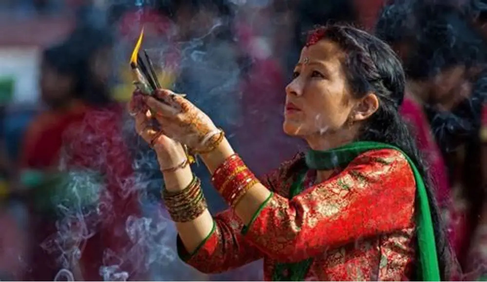 तीज : चेली र माइतीको माया जोड्ने एउटा सुन्दर पर्व