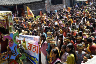 मटिहानीमा बडादशैँको अवसरमा शान्ति कलश यात्रा