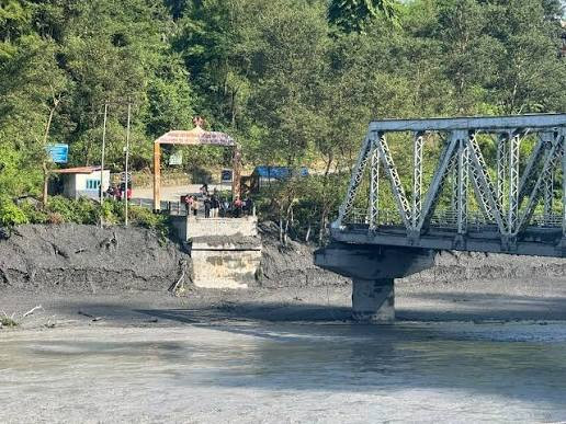आरुघाटमा बूढीगण्डकीले बगाएको पुलको ठाउँमा बेलिब्रिज, आजै जोड्ने तयारी